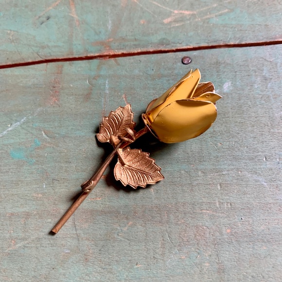 💛💛 Vintage Yellow & Green Enameled Rose Pin - Gorgeous 💛💛 - Picture 6 of 6